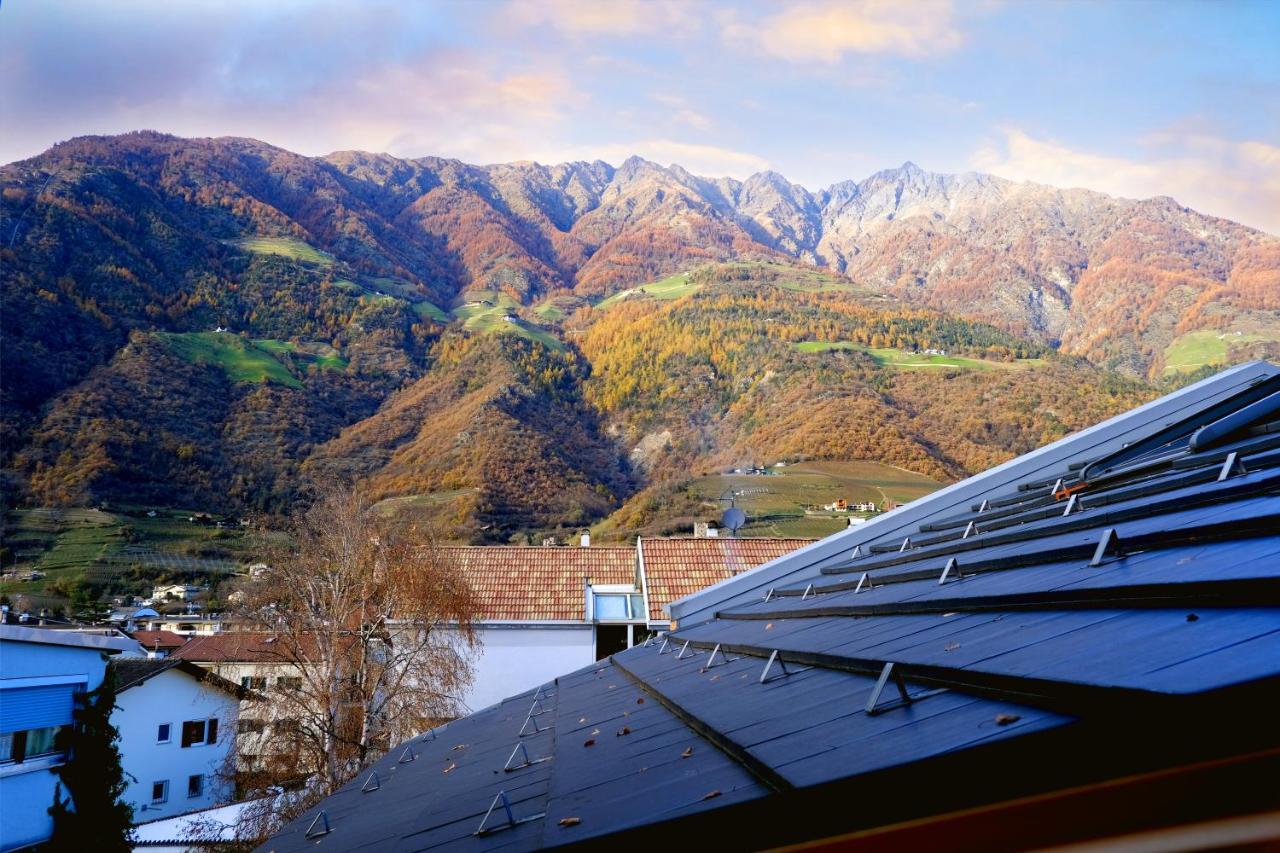 Apartamento 100qm - super Lage - Südterrasse - riesige Küche Naturns Exterior foto
